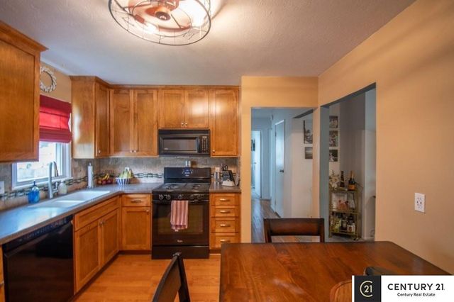 7413 S 76th Avenue, La Vista, NE 68128