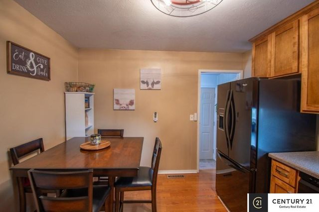 7413 S 76th Avenue, La Vista, NE 68128