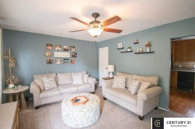 7413 S 76th Avenue, La Vista, NE 68128