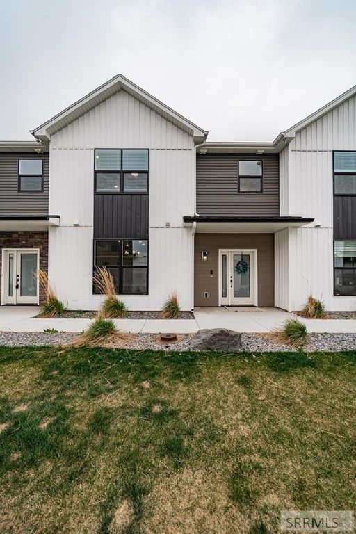 Image 1 of property listing at 274 W 4th S, Sugar City, ID 83448