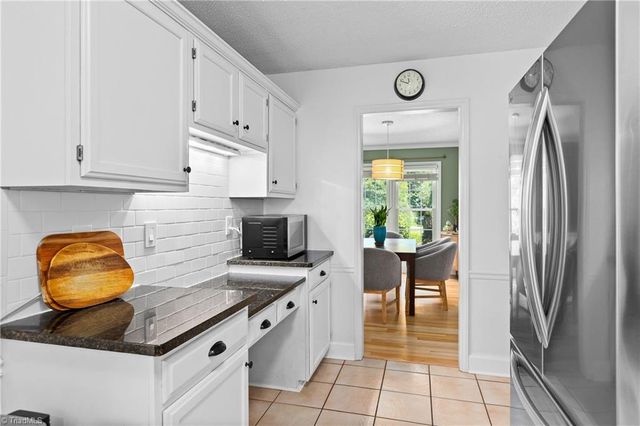 2104 Eagle Valley Court, Kernersville, NC 27284