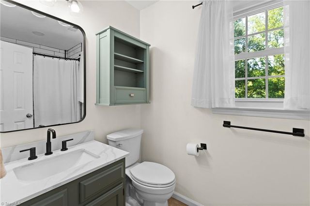 2104 Eagle Valley Court, Kernersville, NC 27284