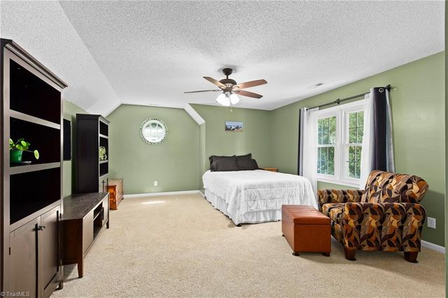 2104 Eagle Valley Court, Kernersville, NC 27284