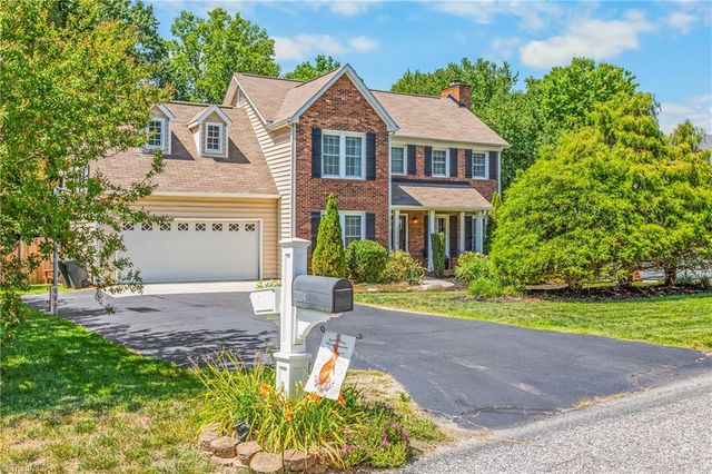 2104 Eagle Valley Court, Kernersville, NC 27284