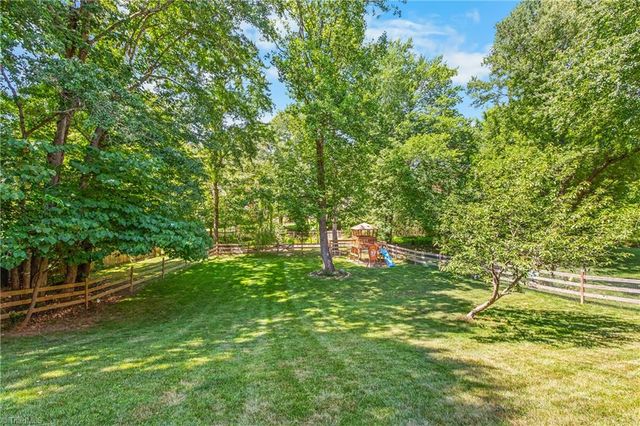 2104 Eagle Valley Court, Kernersville, NC 27284