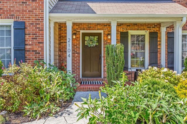 2104 Eagle Valley Court, Kernersville, NC 27284