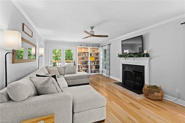 2104 Eagle Valley Court, Kernersville, NC 27284
