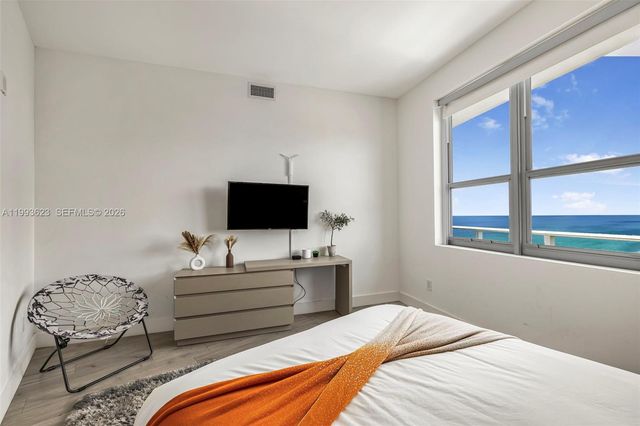 4111 S Ocean Dr LPH1, Hollywood, FL 33019