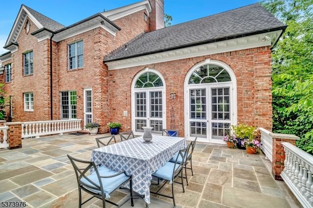25 Fairway Dr, Green Brook Twp., NJ 08812
