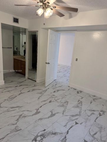 3526 Whitehall Drive 302, West Palm Beach, FL 33401