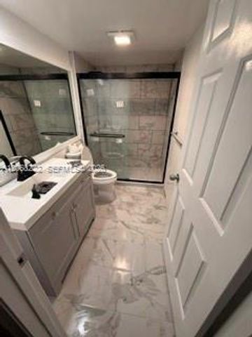3526 Whitehall Drive 302, West Palm Beach, FL 33401
