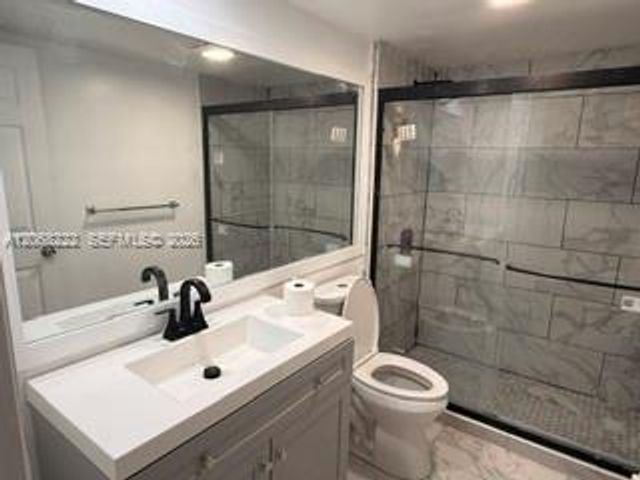 3526 Whitehall Drive 302, West Palm Beach, FL 33401
