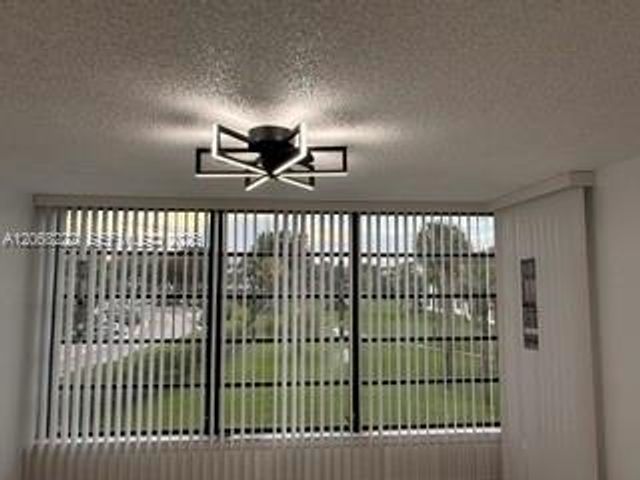 3526 Whitehall Drive 302, West Palm Beach, FL 33401