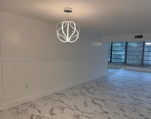 3526 Whitehall Drive 302, West Palm Beach, FL 33401