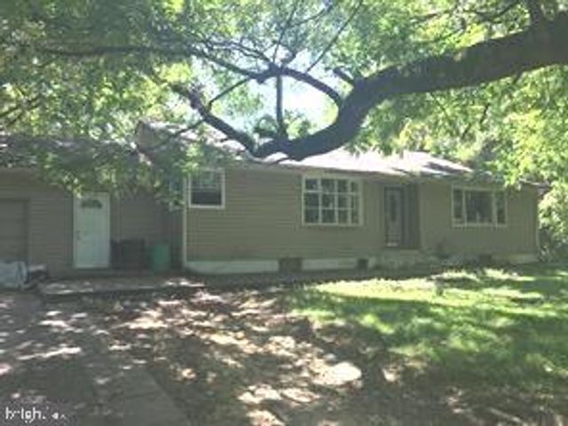 1434 WISTAR RD, Fairless Hills, PA 19030
