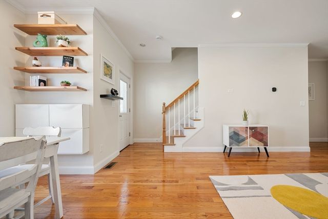 25 Robey St 25, Boston, MA 02119