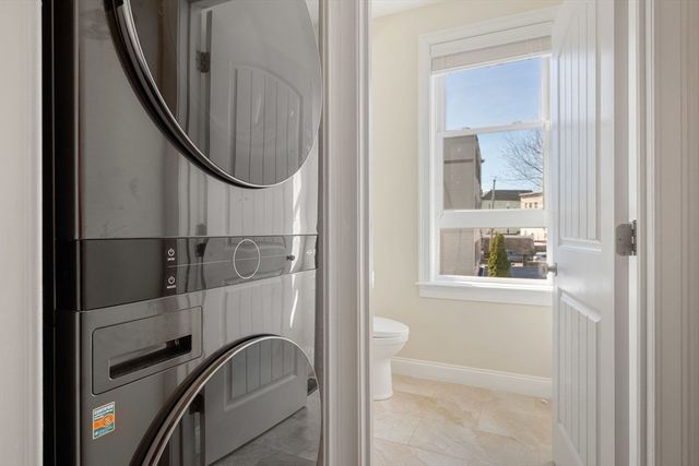 25 Robey St 25, Boston, MA 02119