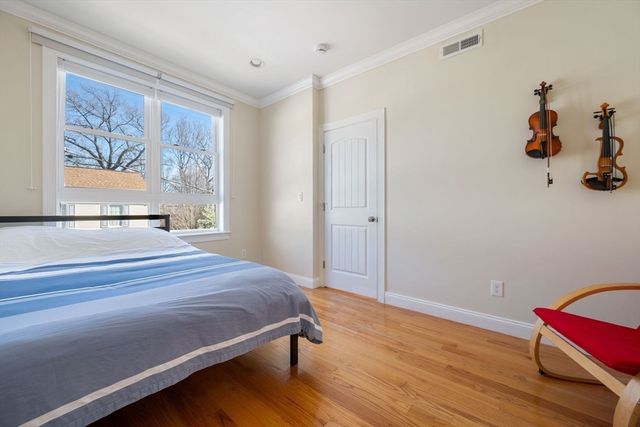 25 Robey St 25, Boston, MA 02119