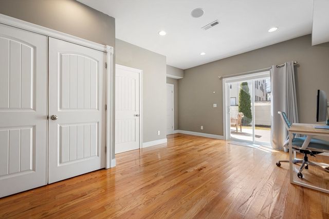 25 Robey St 25, Boston, MA 02119