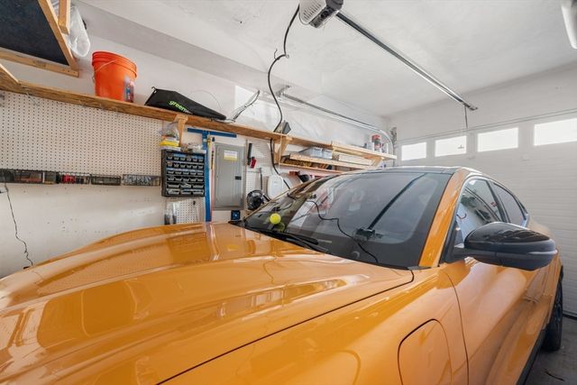 25 Robey St 25, Boston, MA 02119