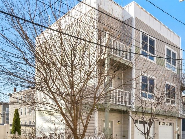 25 Robey St 25, Boston, MA 02119