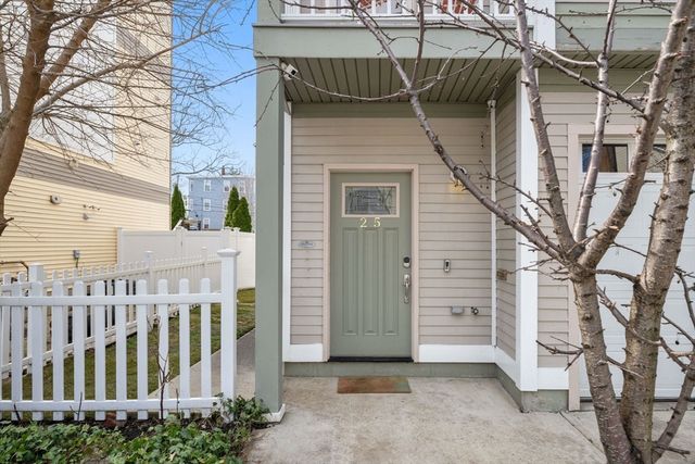 25 Robey St 25, Boston, MA 02119