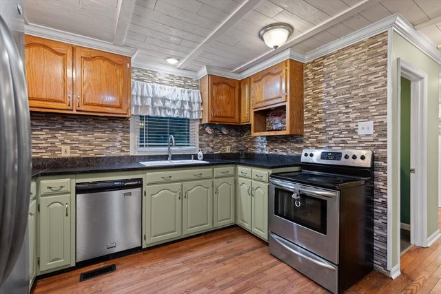 100 Merry Wood Drive, Rossville, GA 30741