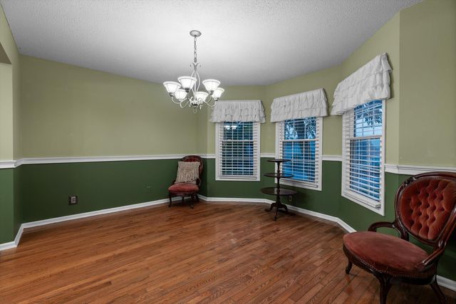 100 Merry Wood Drive, Rossville, GA 30741