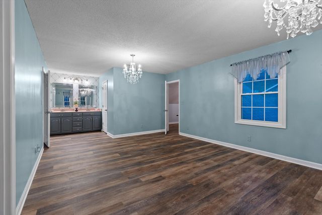 100 Merry Wood Drive, Rossville, GA 30741