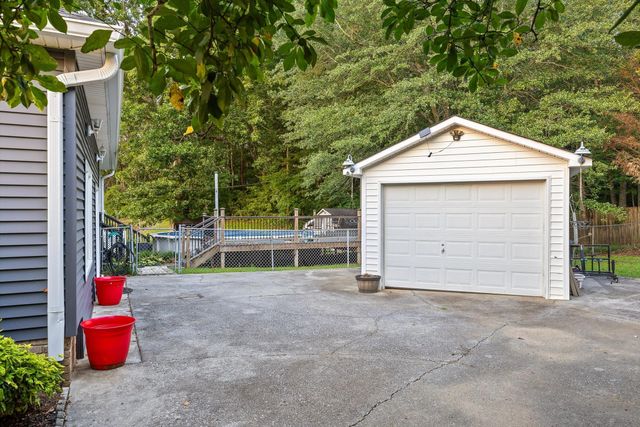 100 Merry Wood Drive, Rossville, GA 30741