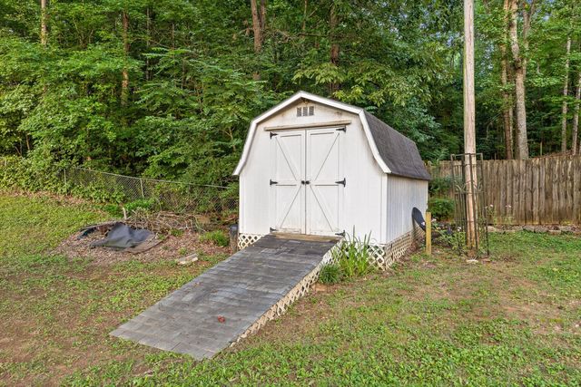 100 Merry Wood Drive, Rossville, GA 30741