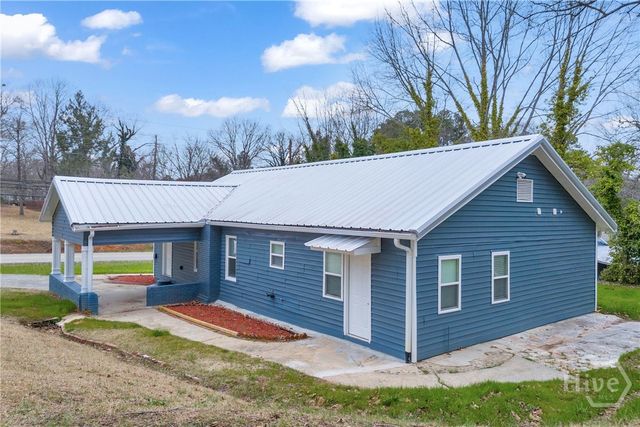 943 S Pond Street, Toccoa, GA 30577