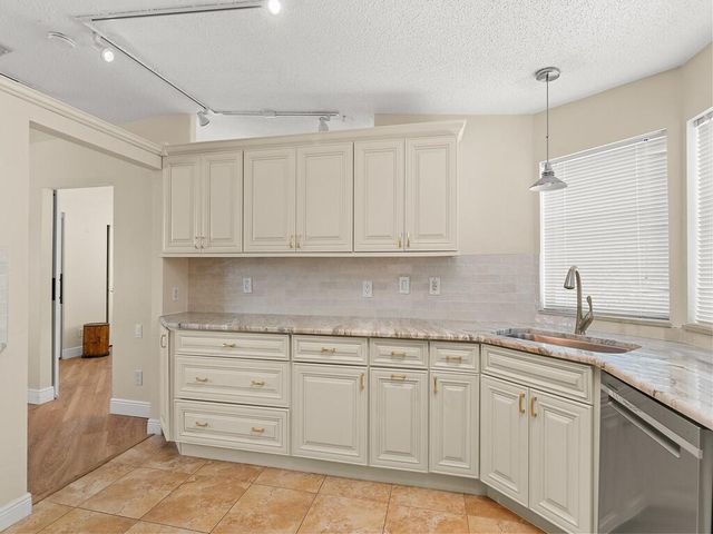 3700 Sandlace Court, Port St Lucie, FL 34952