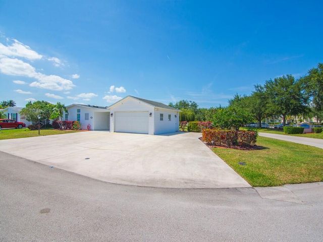 3700 Sandlace Court, Port St Lucie, FL 34952