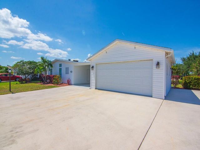 3700 Sandlace Court, Port St Lucie, FL 34952