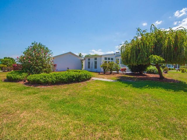 3700 Sandlace Court, Port St Lucie, FL 34952