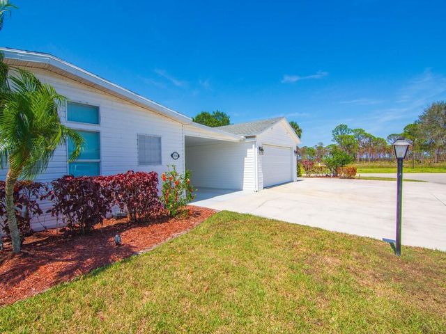 3700 Sandlace Court, Port St Lucie, FL 34952