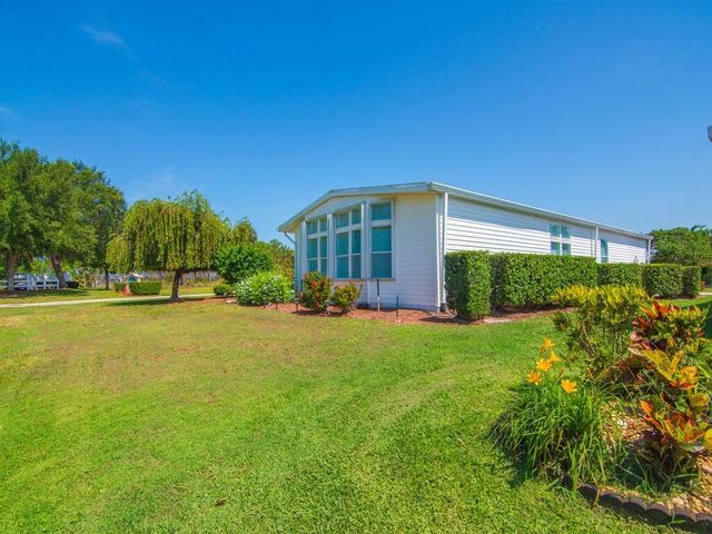 3700 Sandlace Court, Port St Lucie, FL 34952