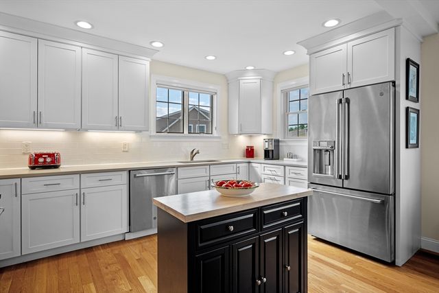155 Green Street 4, Marblehead, MA 01945
