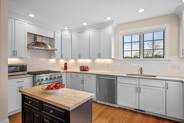 155 Green Street 4, Marblehead, MA 01945