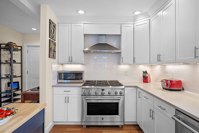 155 Green Street 4, Marblehead, MA 01945