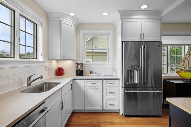 155 Green Street 4, Marblehead, MA 01945