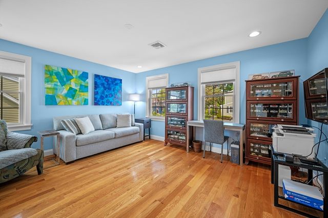 155 Green Street 4, Marblehead, MA 01945