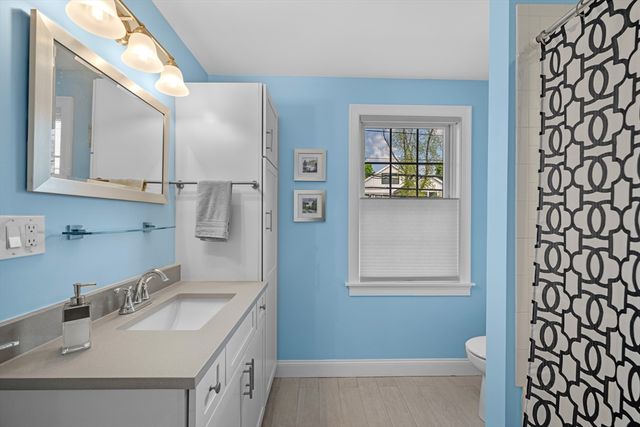 155 Green Street 4, Marblehead, MA 01945