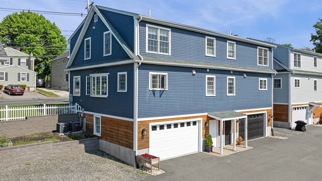 155 Green Street 4, Marblehead, MA 01945