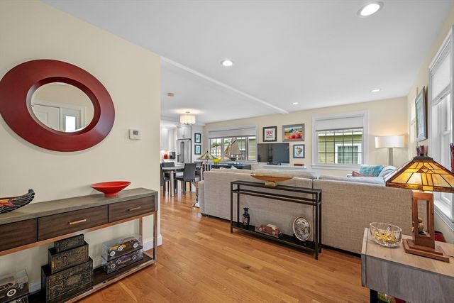 155 Green Street 4, Marblehead, MA 01945