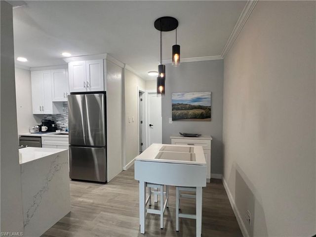 473 12th AVE S # B6, Naples, FL 34102