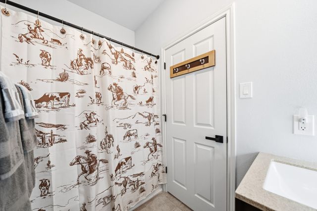 10081 Crestridge Drive, Whitney, TX 76692