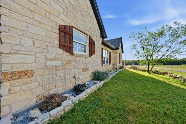 10081 Crestridge Drive, Whitney, TX 76692