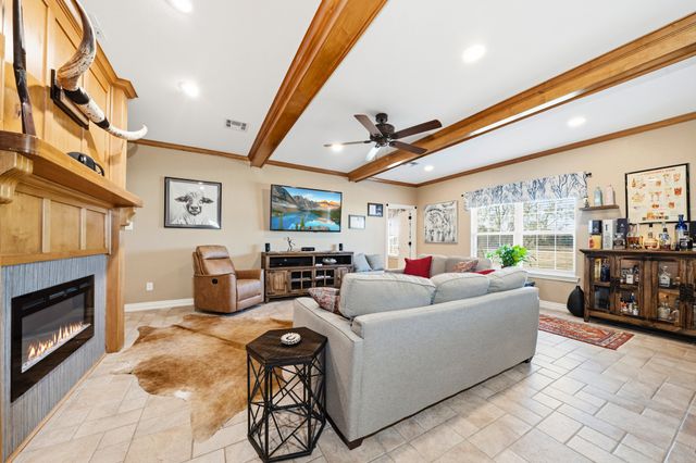 10081 Crestridge Drive, Whitney, TX 76692